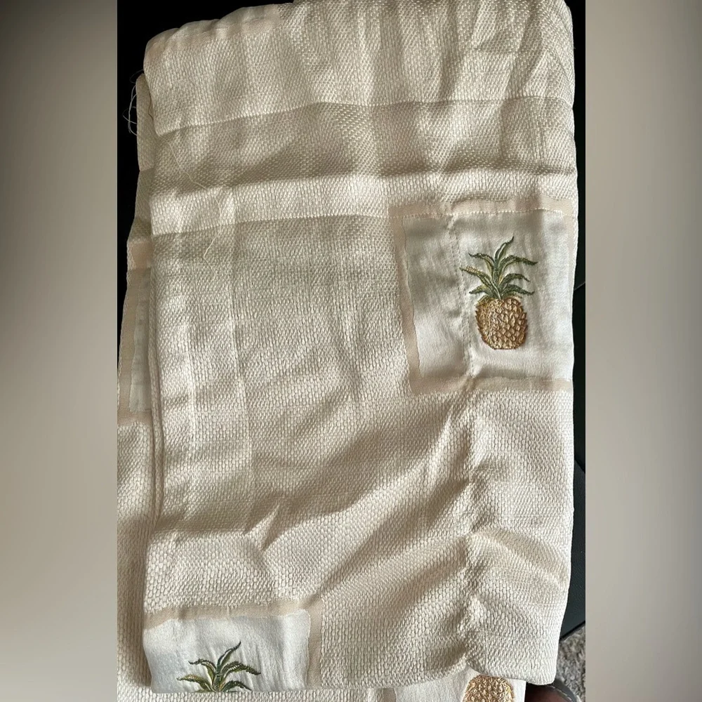 Balloon Valance, Pineapple on Cream background, 18Lx84W Tropical Island Elegant